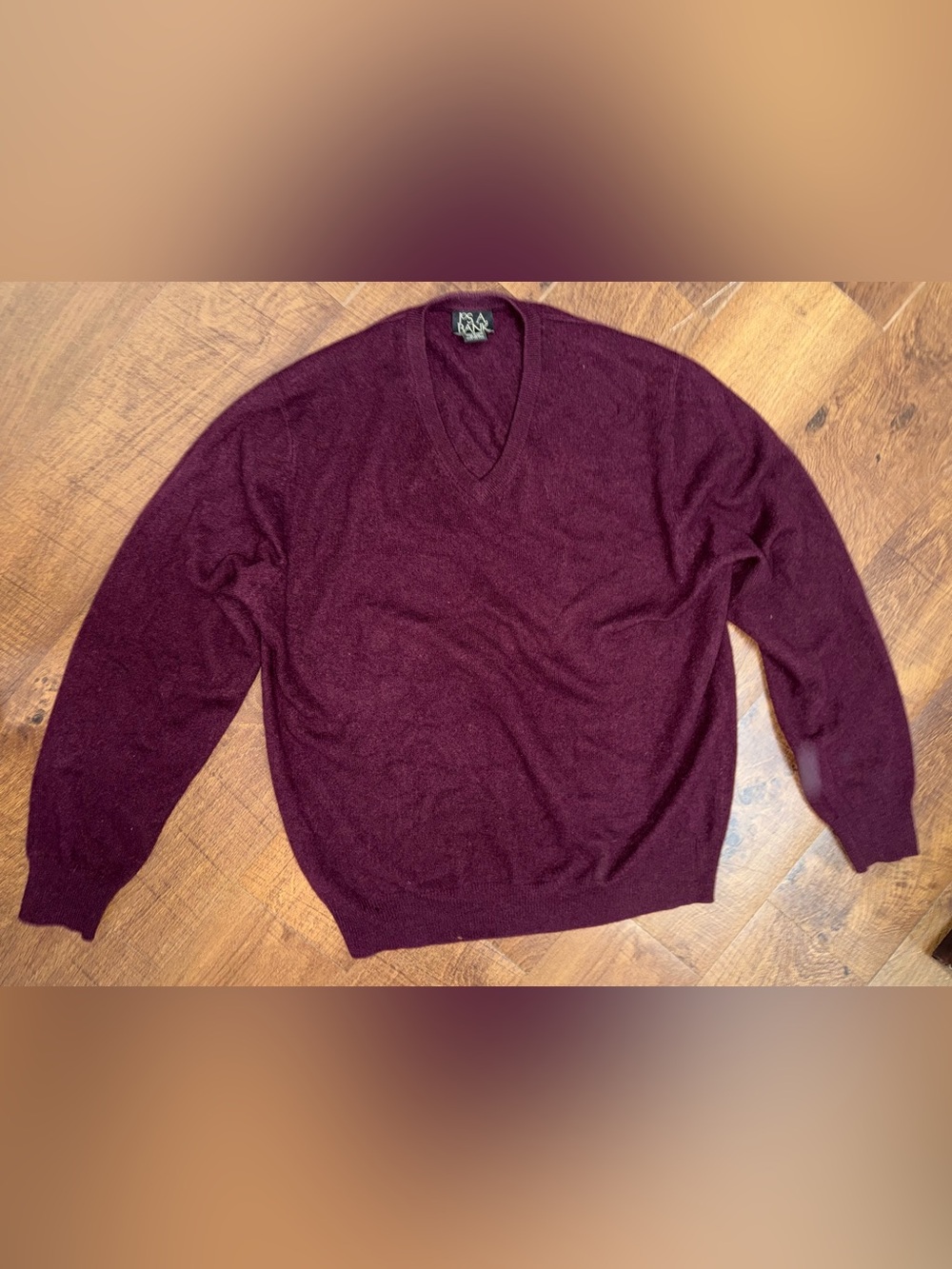 Jos. A. Bank Men's V-Neck Cashmere Sweater in Wine